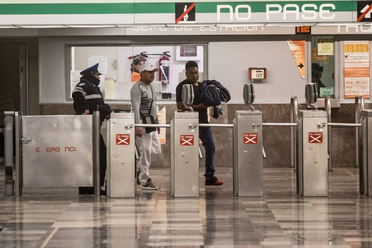 en intento de asalto hieren a policia afuera de estacion ecatepec de la linea b af8a5d73 6229 4c88 a39d 7dbc43eae54f medialjnimgndimage=fullsize