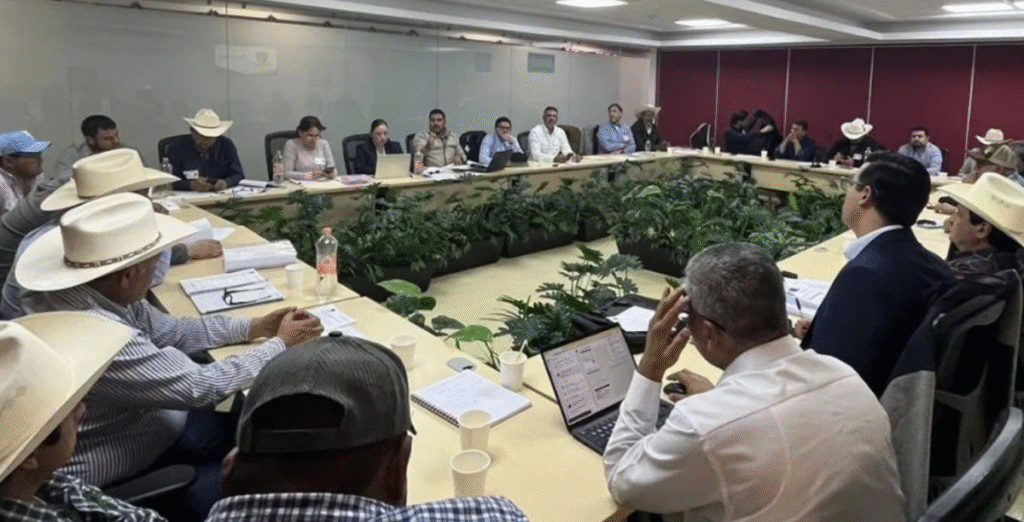 Campesinos entregan a diputados demandas para reforma a leyes de aguas campesinos