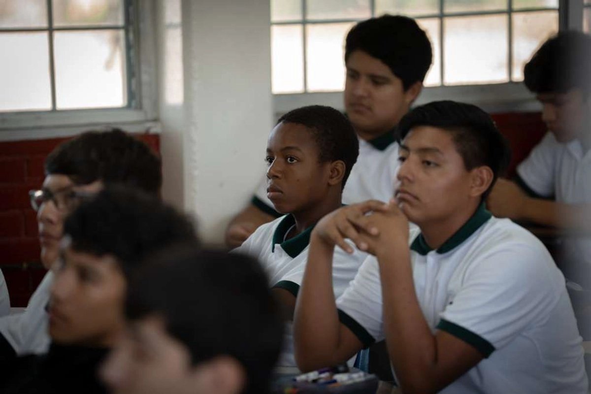 recibe conalep tijuana ii a migrantes en su mayo
